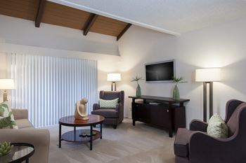 Vaulted ceilings (upstairs residences)